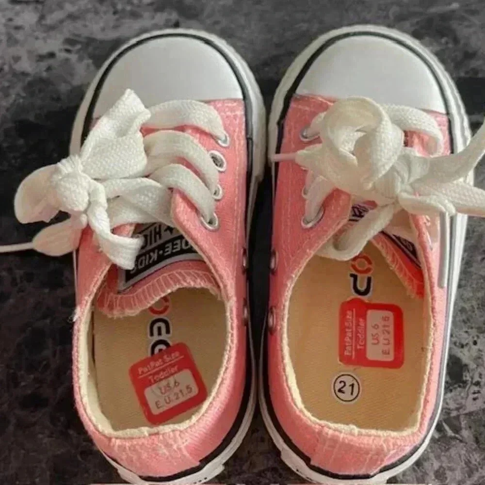 Toddler Kid Canvas Sneaker Size 6 Pink in White